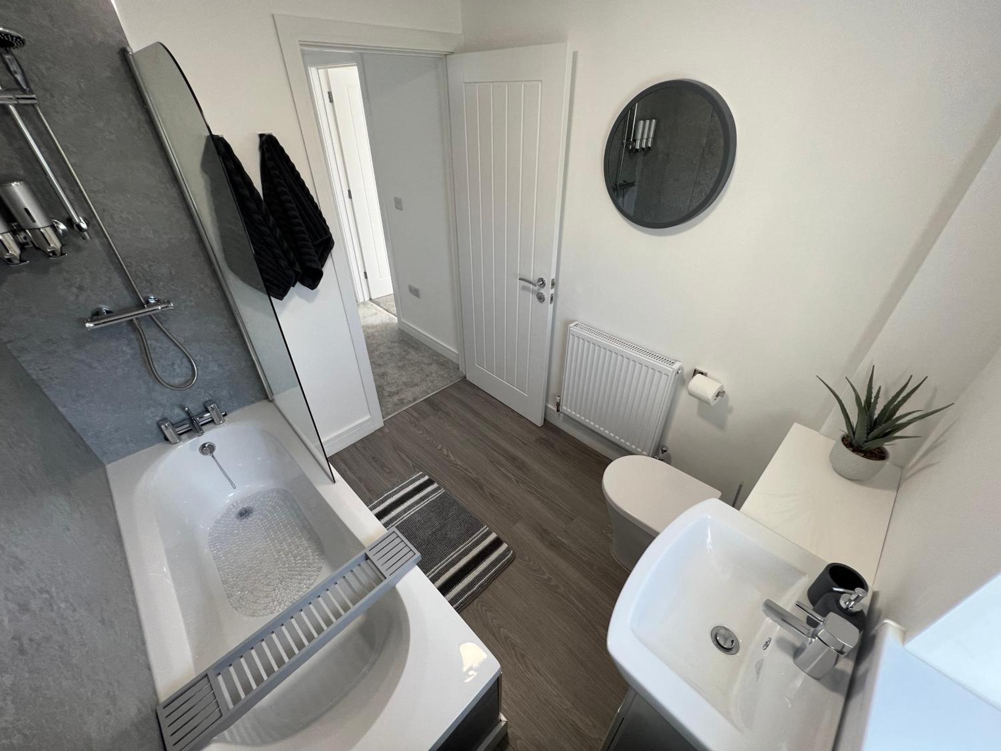 Modern, Two Double Bedroom House With Free Parking シェプストウ エクステリア 写真