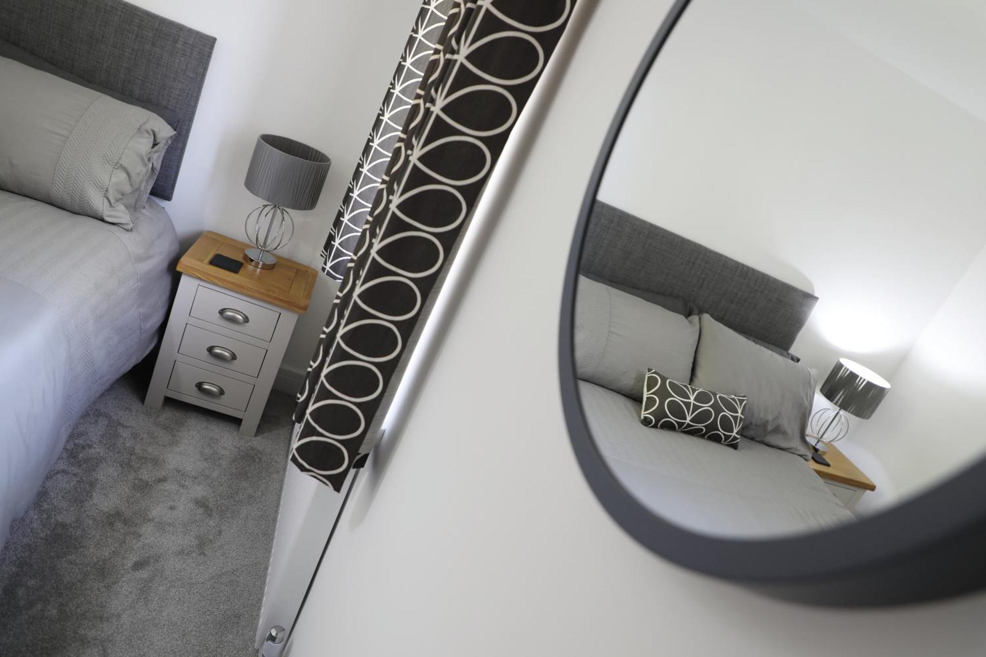 Modern, Two Double Bedroom House With Free Parking シェプストウ エクステリア 写真