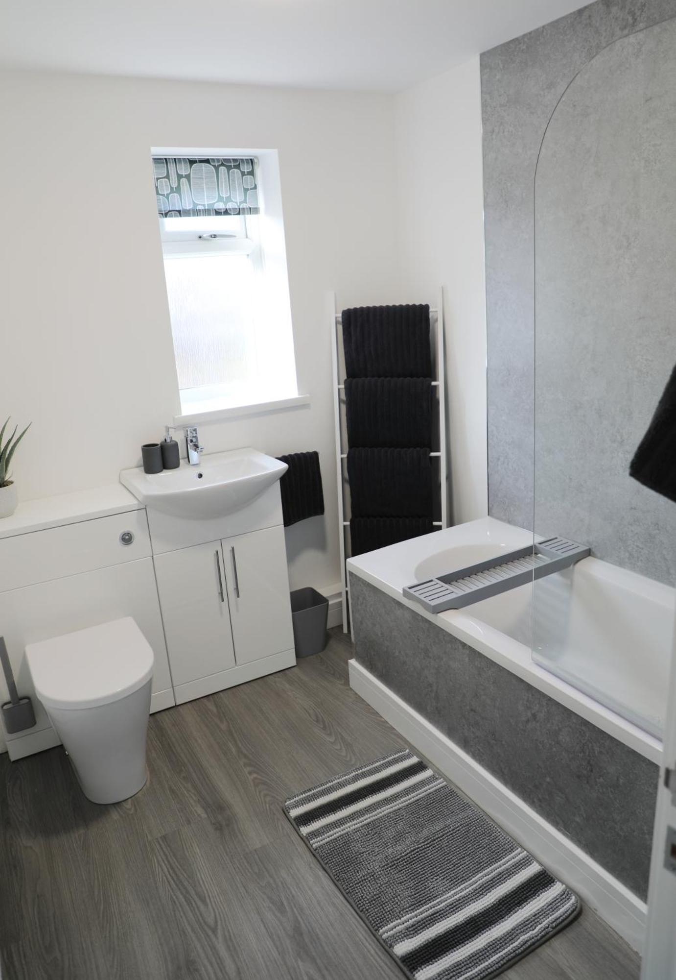 Modern, Two Double Bedroom House With Free Parking シェプストウ エクステリア 写真